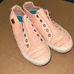 Women’s Size 9 Pink Shoes